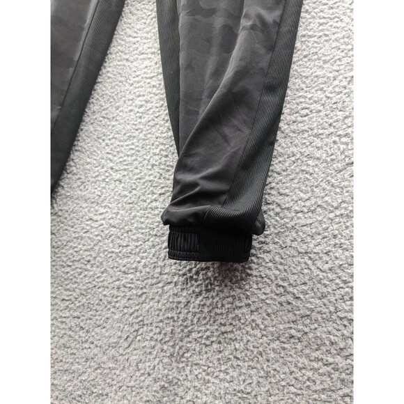Athleta Brooklyn Lined Camo Joggers in Black Lux Camo Size 6 Style #985549 - Picture 4 of 14